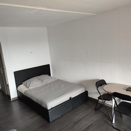 Studio 4 Personnes Avec Vue Sur Le Port Apartment Hyères Екстериор снимка