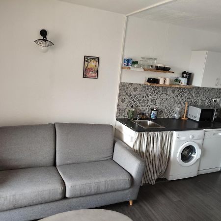 Studio 4 Personnes Avec Vue Sur Le Port Apartment Hyères Екстериор снимка