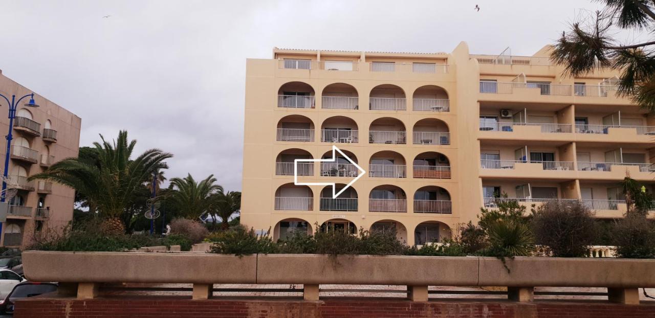 Studio 4 Personnes Avec Vue Sur Le Port Apartment Hyères Екстериор снимка