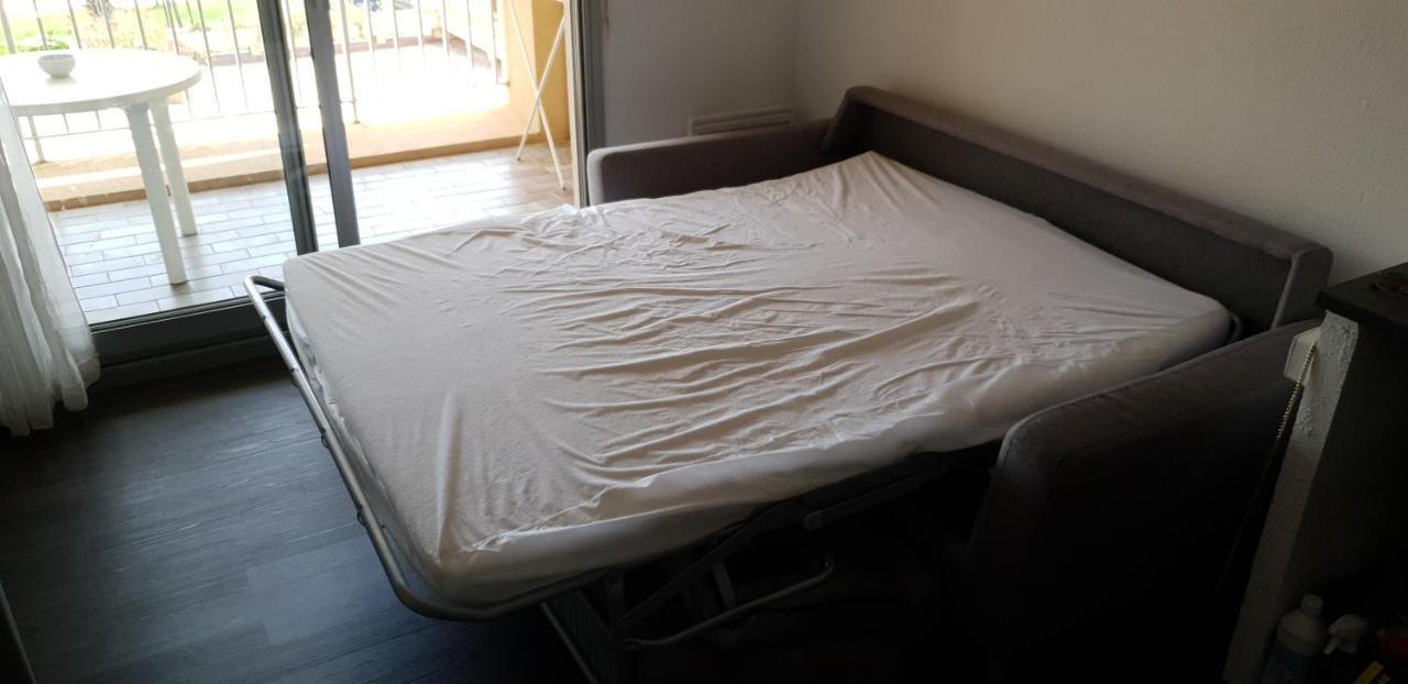 Studio 4 Personnes Avec Vue Sur Le Port Apartment Hyères Екстериор снимка