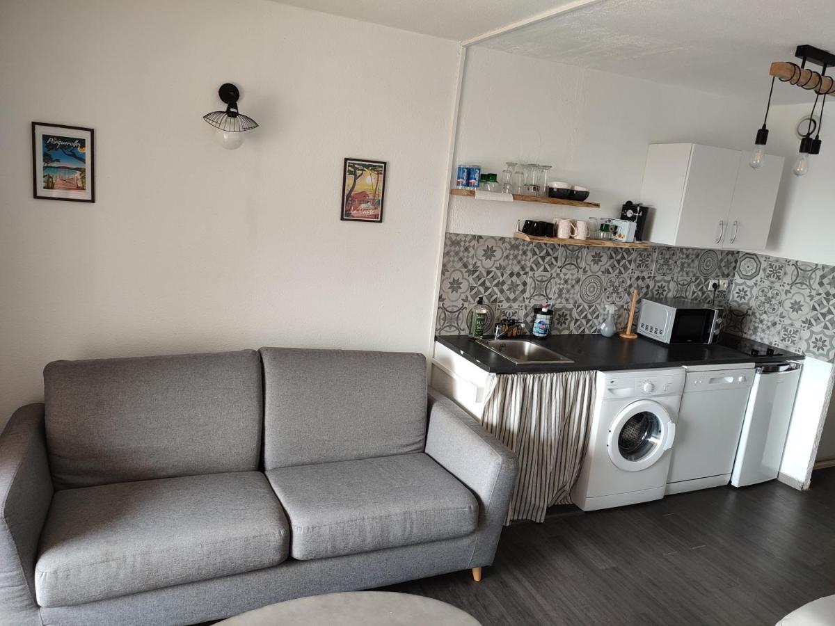 Studio 4 Personnes Avec Vue Sur Le Port Apartment Hyères Екстериор снимка